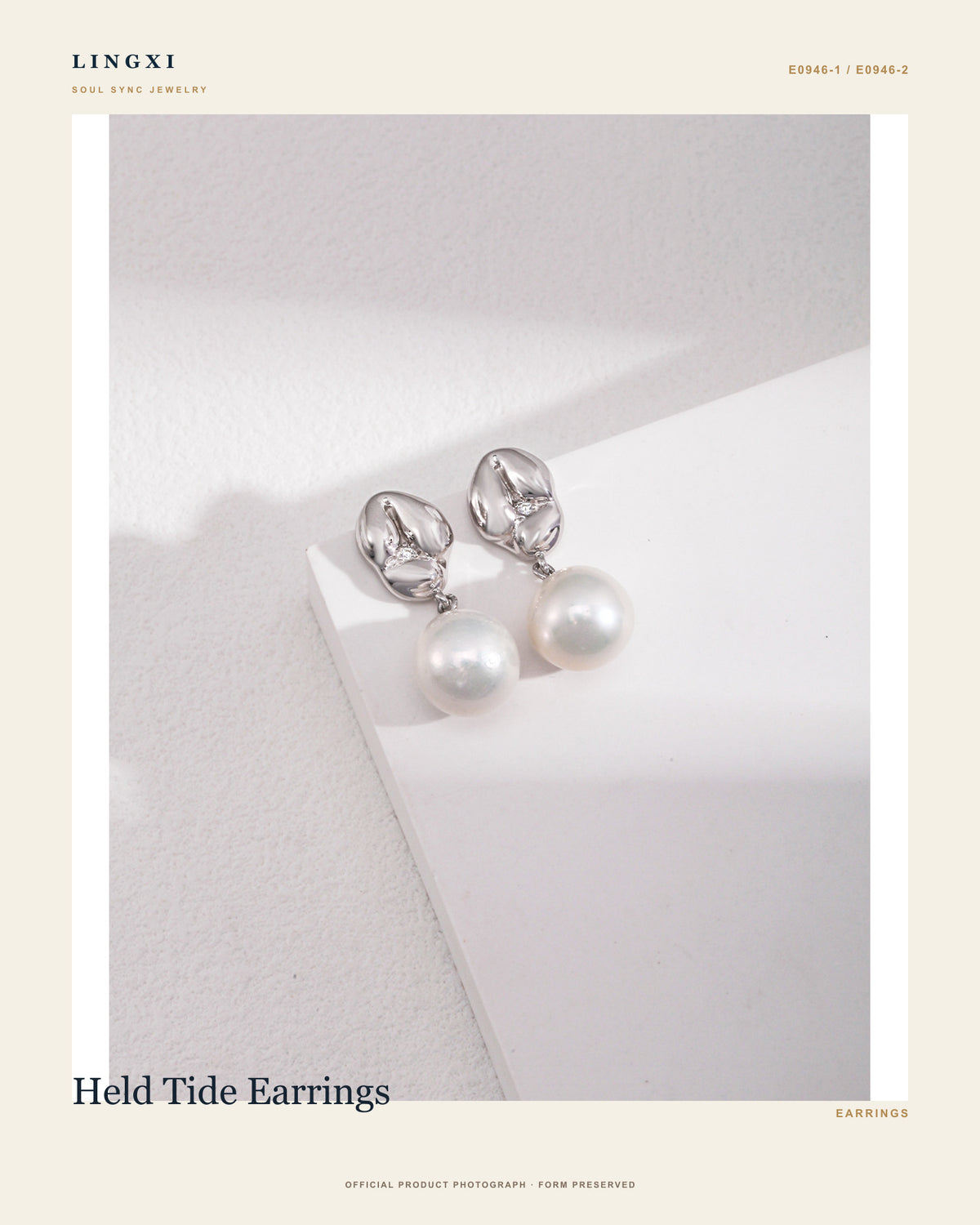 Held Tide Earrings in 925 Sterling Silver, baroque-shaped pearls, official full product view.